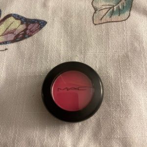 Mac eyeshadow " bright pink"